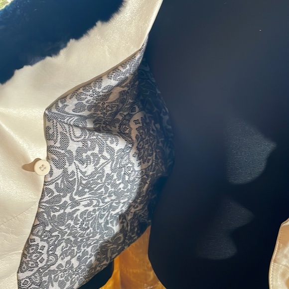 Danier Fur and Leather Jacket - Picture 7 of 9